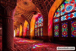 نافذة في العمارة الإيرانية